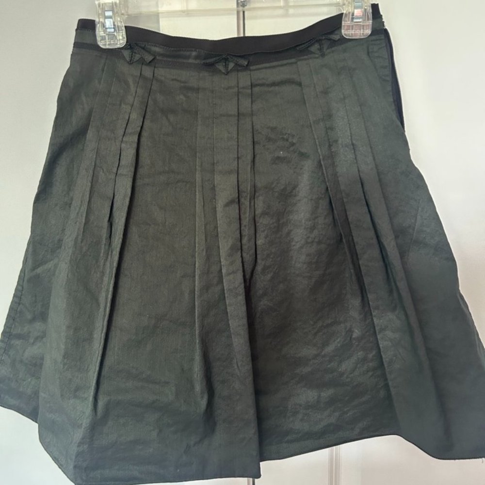 Ellie Tahari short dark olive skirt, Size 2